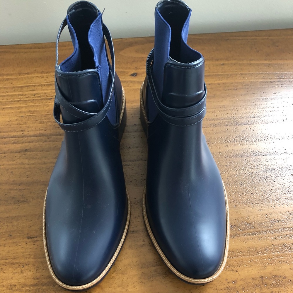 Bernardo Women’s Rain Booties ☔️
